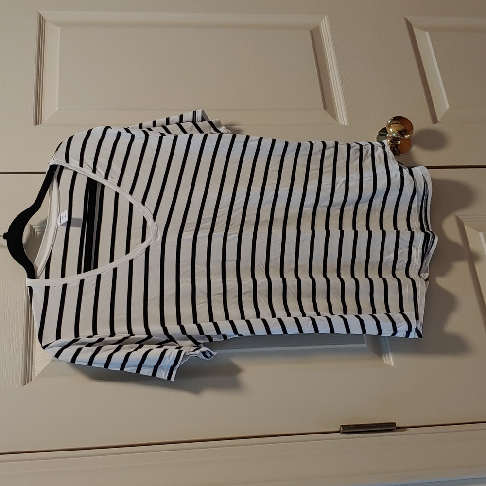 Old Navy stripped tee
